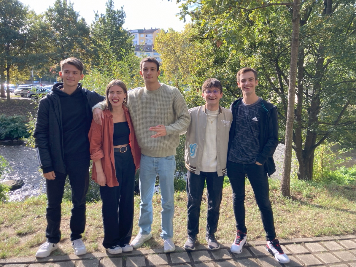 Schulkonferenzvertreter:innen und deren Stellvertreter: Anton Birkner (10a), Hanna Mann (JS2), Noah Luger (JS2), Raul Sawa (JS2), Kjell Köster (JS2) Image